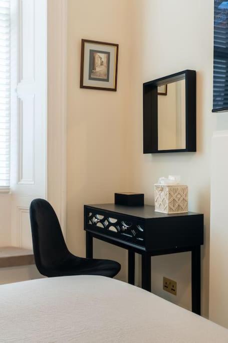 The Devonshire Suite - Your 5 Star West End Stay! Glasgow Eksteriør billede