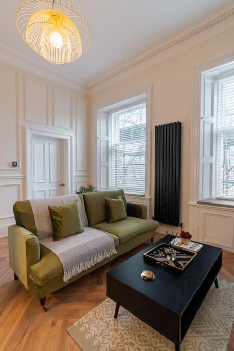 The Devonshire Suite - Your 5 Star West End Stay! Glasgow Eksteriør billede