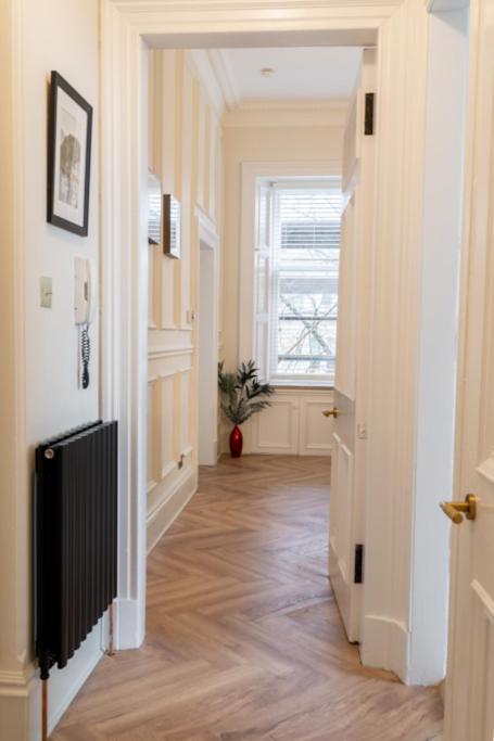 The Devonshire Suite - Your 5 Star West End Stay! Glasgow Eksteriør billede